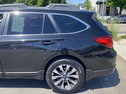 Crystal Black Silica 2015 Subaru Outback 2.5i Limited