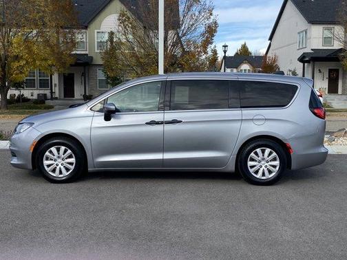 2019 Chrysler Pacifica L