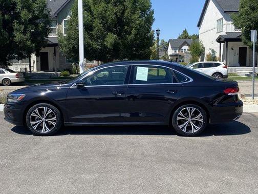 2022 Volkswagen Passat 2.0T SE