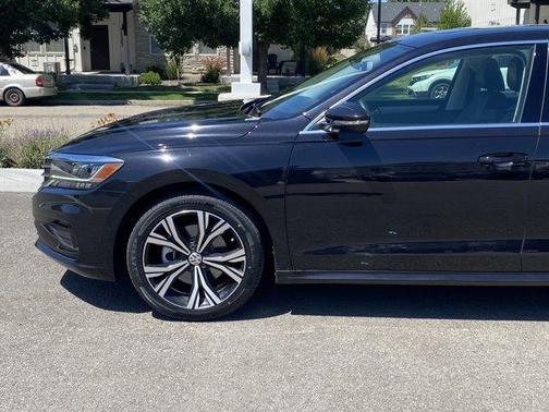 2022 Volkswagen Passat 2.0T SE