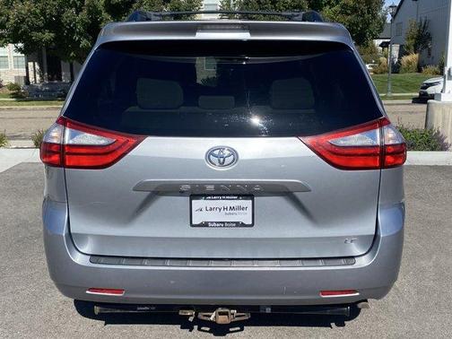2015 Toyota Sienna LE