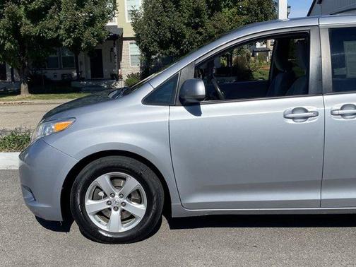 2015 Toyota Sienna LE