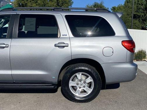2017 Toyota Sequoia SR5