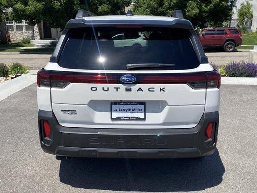 Crystal White Pearl 2026 Subaru Outback Premium