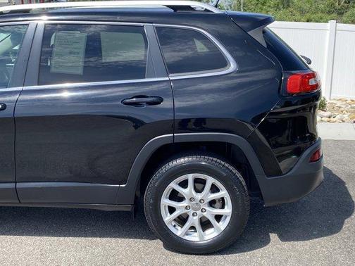 Diamond Black 2018 Jeep Cherokee Latitude