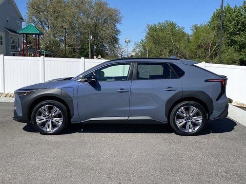 Harbor Mist Gray Pearl 2023 Subaru Solterra Limited