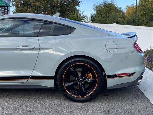 2022 Ford Mustang Mach 1