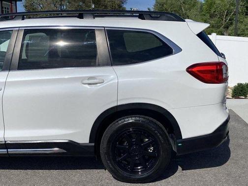 Crystal White Pearl 2022 Subaru Ascent Limited 8-Passenger