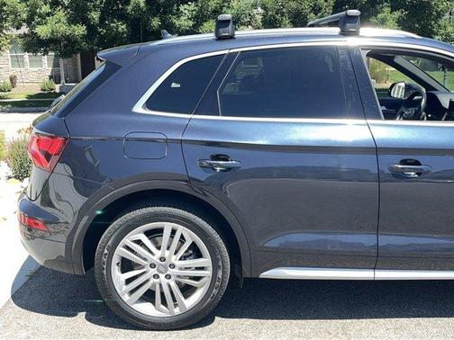 Moonlight Blue Metallic 2020 Audi Q5 40 Premium Plus