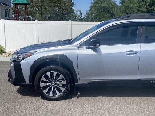 Ice Silver Metallic 2024 Subaru Outback Limited