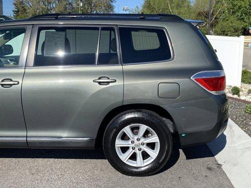 Cypress Pearl 2012 Toyota Highlander SE