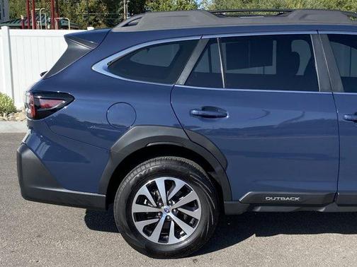 2025 Subaru Outback Base