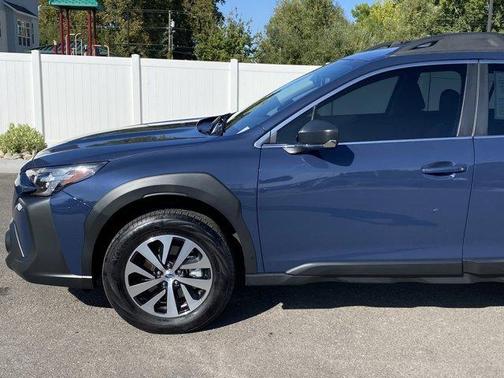 2025 Subaru Outback Base