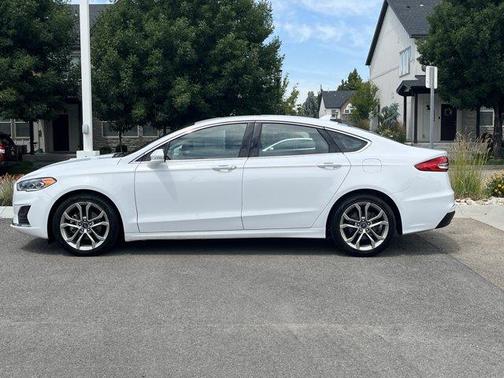 White Platinum Tri-Coat Metallic 2019 Ford Fusion SEL