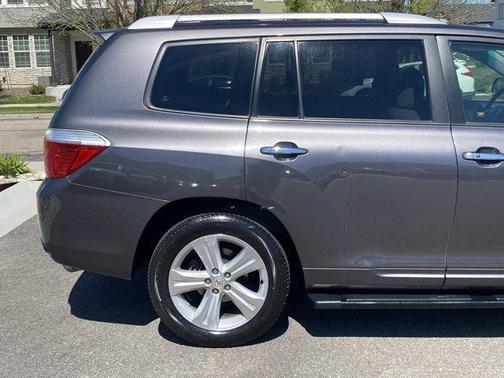 Magnetic Gray Metallic 2008 Toyota Highlander Limited