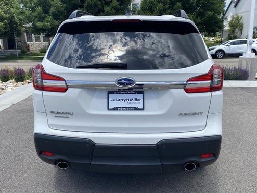 Crystal White Pearl 2022 Subaru Ascent Premium 7-Passenger