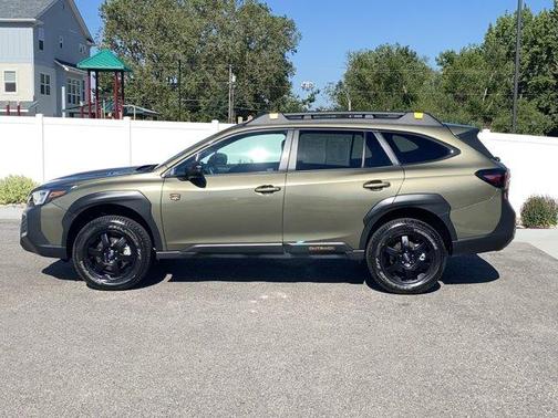 Autumn Green Metallic 2025 Subaru Outback Wilderness