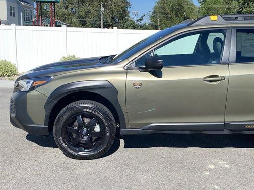Autumn Green Metallic 2025 Subaru Outback Wilderness