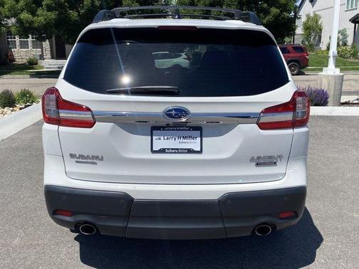 Crystal White Pearl 2022 Subaru Ascent Touring 7-Passenger