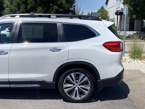 Crystal White Pearl 2022 Subaru Ascent Touring 7-Passenger