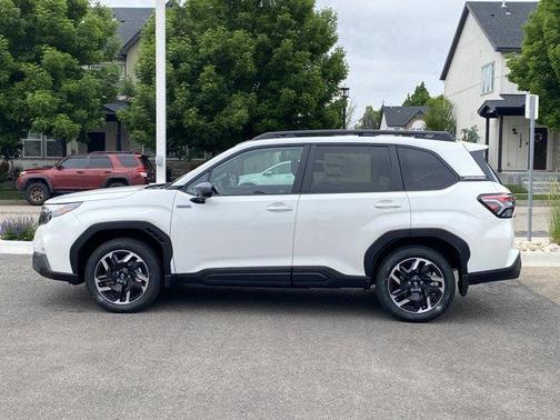 Crystal White Pearl 2026 Subaru Forester Premium