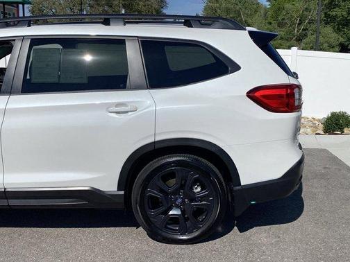 Crystal White Pearl 2025 Subaru Ascent Onyx Edition Touring