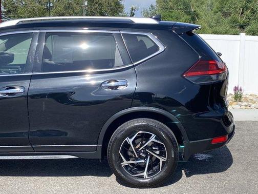 Magnetic Black 2019 Nissan Rogue SV
