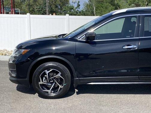 Magnetic Black 2019 Nissan Rogue SV