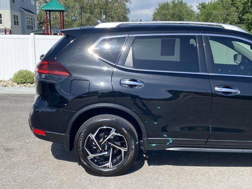 Magnetic Black 2019 Nissan Rogue SV