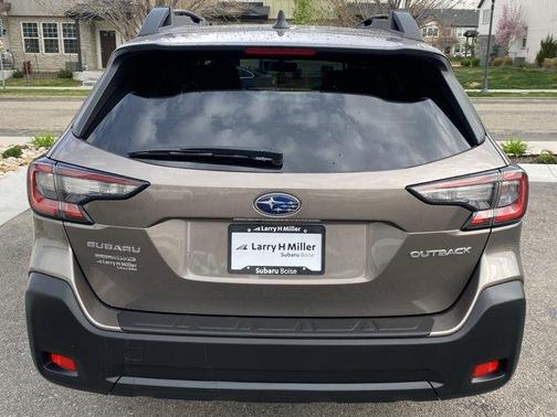 Brilliant Bronze Metallic 2023 Subaru Outback Premium