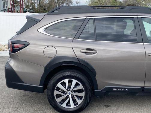 Brilliant Bronze Metallic 2023 Subaru Outback Premium