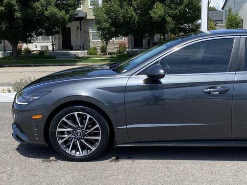 2022 Hyundai SONATA Limited