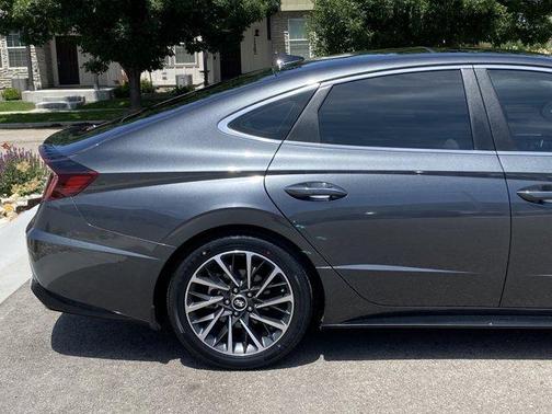 2022 Hyundai SONATA Limited