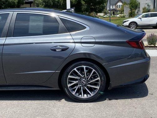2022 Hyundai SONATA Limited
