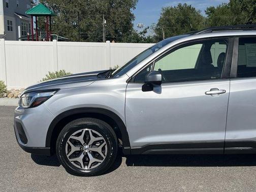 Ice Silver Metallic 2020 Subaru Forester Premium