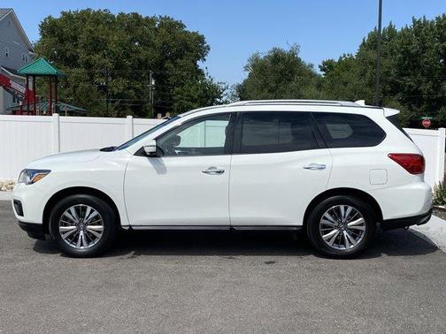 2019 Nissan Pathfinder SL