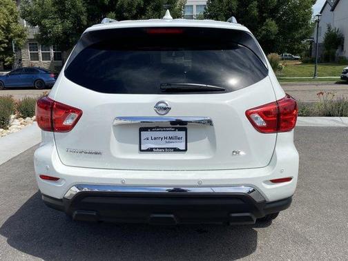 2019 Nissan Pathfinder SL