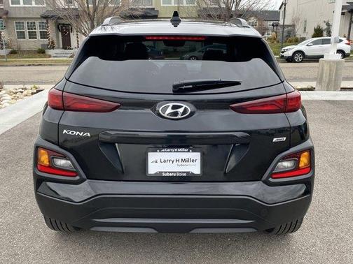 2021 Hyundai KONA SEL Plus