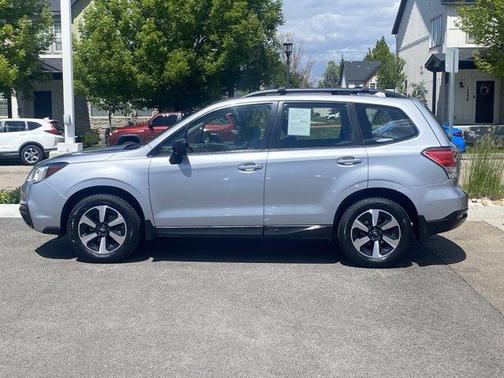Ice Silver Metallic 2018 Subaru Forester 2.5i