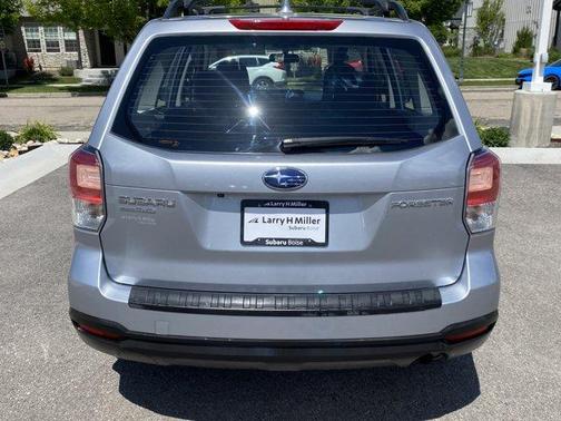 Ice Silver Metallic 2018 Subaru Forester 2.5i