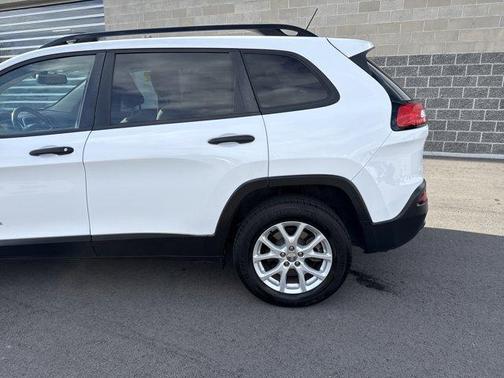 2017 Jeep Cherokee Sport