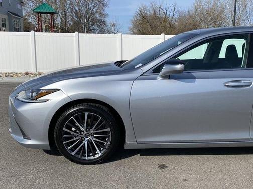2023 Lexus ES 300h ES 300h