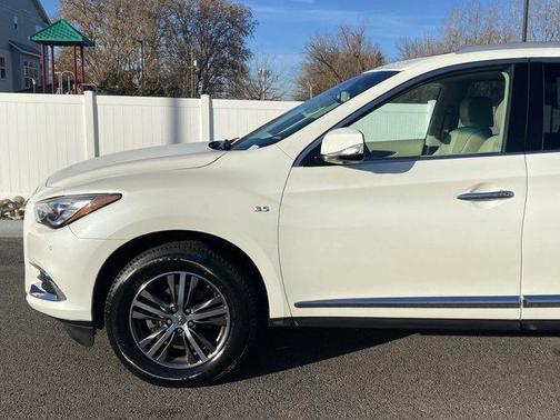 2017 INFINITI QX60 Base