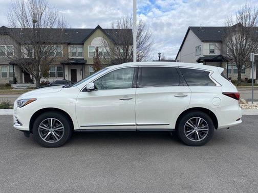 2017 INFINITI QX60 Base