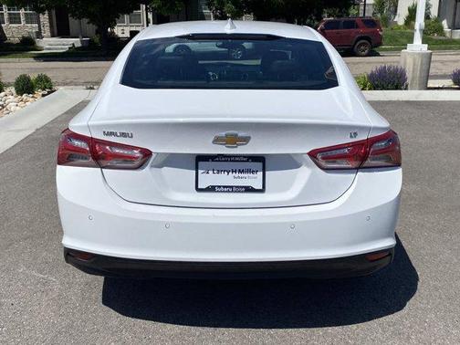 Summit White 2024 Chevrolet Malibu 2LT