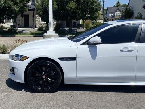 2017 Jaguar XE 35t R-Sport
