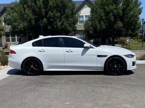 2017 Jaguar XE 35t R-Sport