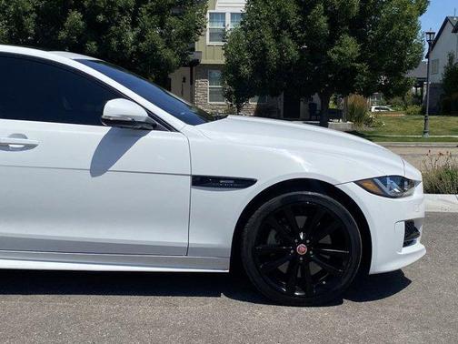 2017 Jaguar XE 35t R-Sport