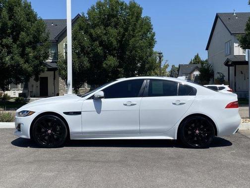 2017 Jaguar XE 35t R-Sport