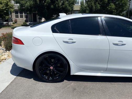2017 Jaguar XE 35t R-Sport